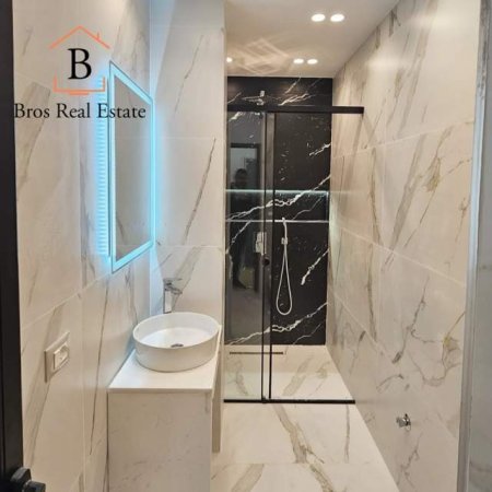 Tirane, jepet me qera apartament 2+1+BLK Kati 5, 650 Euro (Liqeni i Thate)