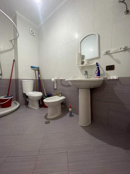 Tirane, jepet me qera apartament 2+1+A+BLK Kati 1, 105 m² 600 Euro (Prane Gjimnazit Ismail Qemali)