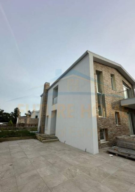 Tirane, shitet Vile 2+1 Kati 2, 310 m² 550.000 Euro (Pran Teg)