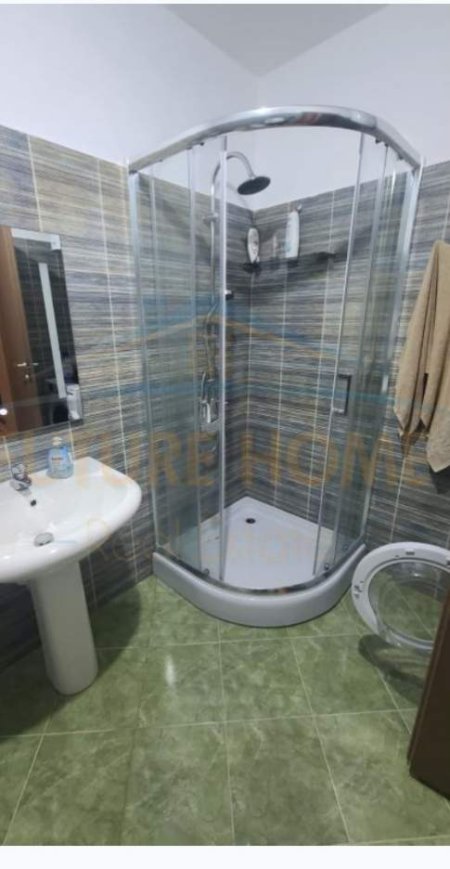 Tirane, shitet apartament 1+1 Kati 5, 70 m² 72.000 Euro (Perball Thesarit)