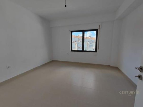 Tirane, shes apartament 3+1+2++2 Poste Parkimi+VERANDE 290 m² 320.000 Euro (Kodra e Diellit Residence)