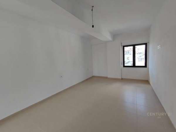 Tirane, shes apartament 3+1+2+VERANDE 290 m² 320.000 Euro (Kodra e Diellit Residence)