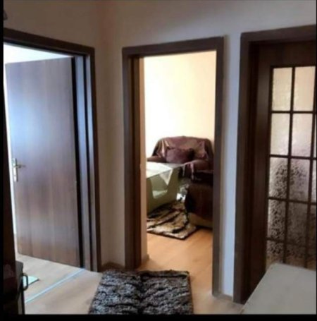 Tirane, jepet me qera apartament 2+1 Kati 3, 400 Euro (Kongresi i Manastirit)