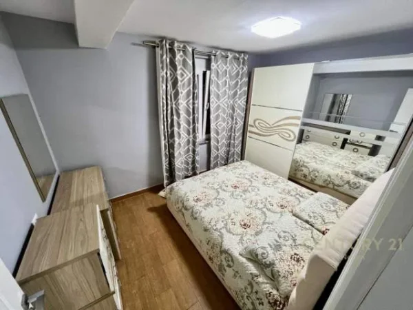 Tirane, jepet me qera apartament 2+1 Kati 3, 72 m² 600 Euro (Rruga e Kavajes, prane spitalit Gjerman)
