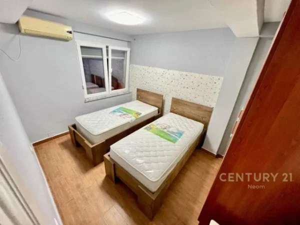 Tirane, jepet me qera apartament 2+1 Kati 3, 72 m² 600 Euro (Rruga e Kavajes, prane spitalit Gjerman)