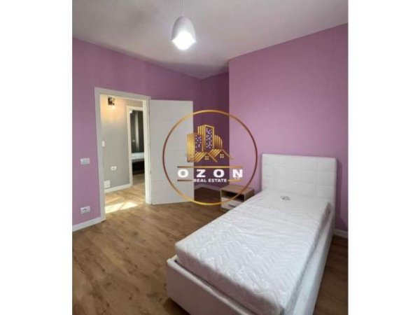 Tirane, jepet me qera apartament 2+1 Kati 2, 150 m² 850 Euro (KOPSHTI BOTANIK TEK XHAMIA)