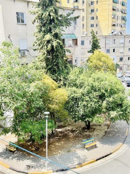 Tirane, jepet me qera apartament Kati 4, 65 m² 550 Euro (Gjik Kuqali)