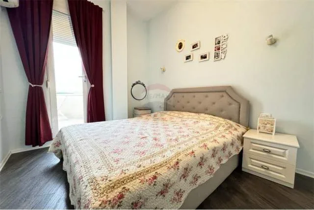 Tirane, jepet me qera apartament 2+1 Kati 10, 99 m² 600 Euro (Rruga Ndre Mjeda)