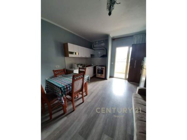 Tirane, jepet me qera apartament 2+1+BLK Kati 3, 80 m² 300 Euro (Rruga Xhepa, Shkozë)