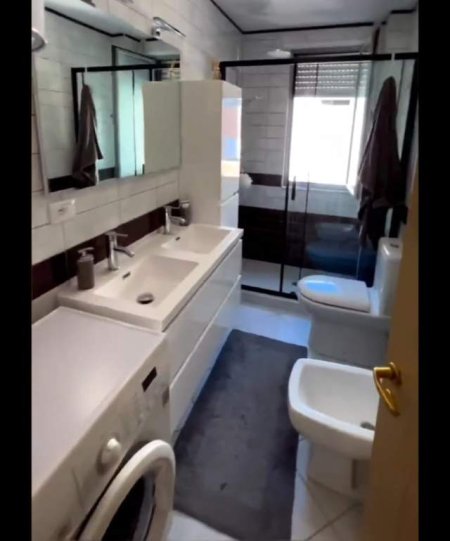 Tirane, jepet me qera apartament 2+1+BLK Kati 2, 85 m² 750 Euro