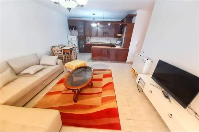 Tirane, jepet me qera apartament 1+1 74 m² 600 Euro (Komuna e Parisit)