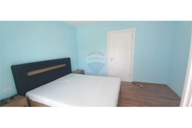 Tirane, jepet me qera apartament 1+1 Kati 5, 65 m² 600 Euro (Bllok)