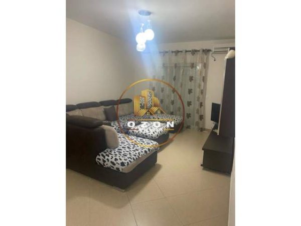 Tirane, jepet me qera apartament 2+1 Kati 2, 92 m² 650 Euro (YZBERISHT)
