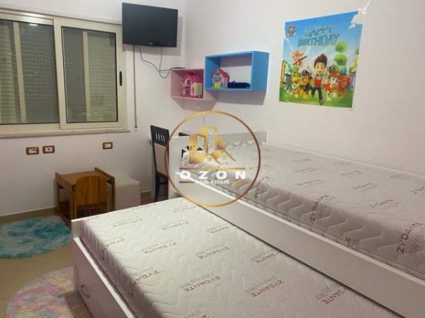 Tirane, jepet me qera apartament 2+1 Kati 2, 92 m² 650 Euro (YZBERISHT)