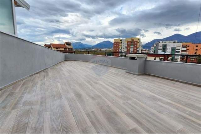 Tirane, shitet apartament Kati 4, 94 m² 190.000 Euro (Ruga e Barrikadave)