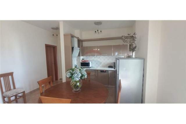 Tirane, jepet me qera apartament 2+1 Kati 11, 85 m² 650 Euro (Qender)