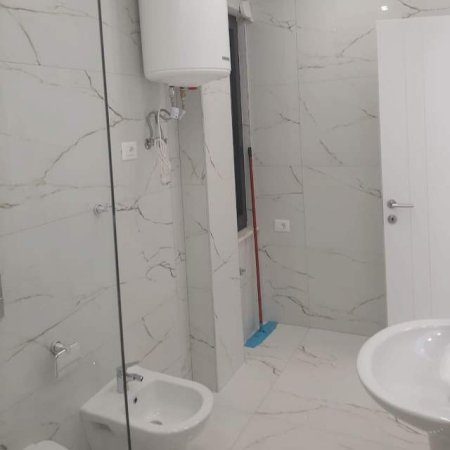 Tirane, jepet me qera apartament 1+1+BLK Kati 6, 70 m² 450 Euro (Green City)