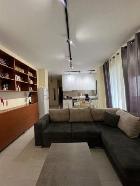 Tirane, shitet apartament 1+1+BLK Kati 3, 77 m² 125.000 Euro (tek Shkolla e Baletit)