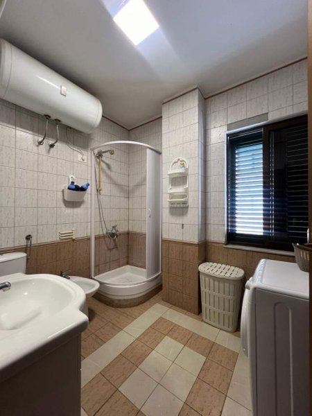 Tirane, shitet apartament 1+1+BLK Kati 3, 77 m² 125.000 Euro (tek Shkolla e Baletit)