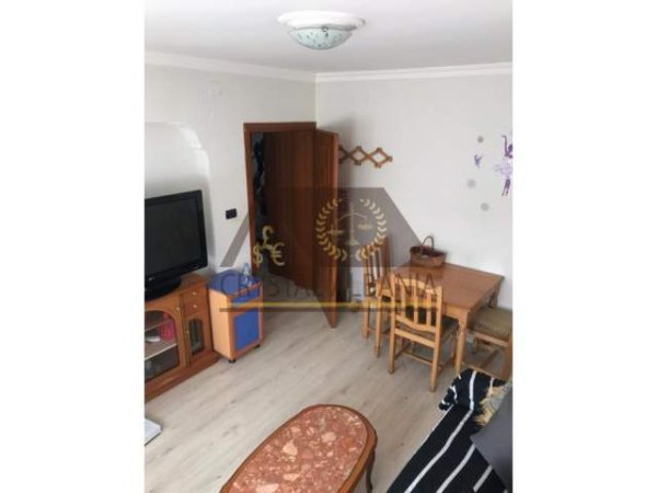 Tirane, jap me qera apartament 1+1+A Kati 5, 60 m² 500 Euro