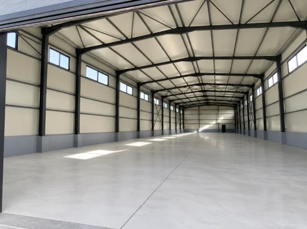 Durres, shitet magazine Kati 0, 700 m² 500.000 € (Shijak)