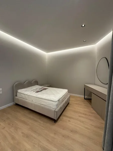 Tirane, jepet me qera Vile Kati 0, 4.000 € 