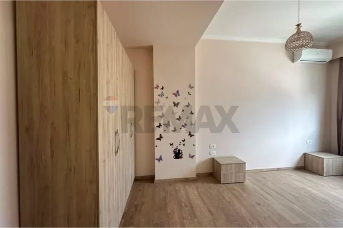 Tirane, jepet me qera apartament 2+1 Kati 2, 88 m² 700 € 