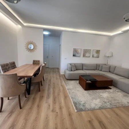 Tirane, shitet apartament 2+1 Kati 1, 106 m² 240.000 € (Rruga Egnatia, Don Bosko)
