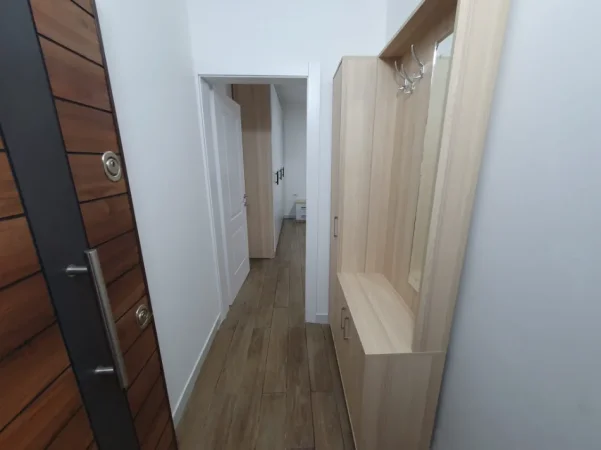 Tirane, jepet me qera apartament 1+1 Kati 4, 40 m² 450 € (Rruga e Durresit)