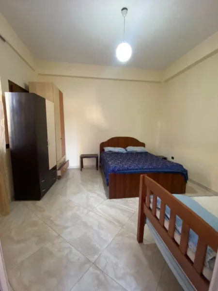 Tirane, jepet me qera apartament 1+1 Kati 1, 65 m² 350 € (Paskuqan)