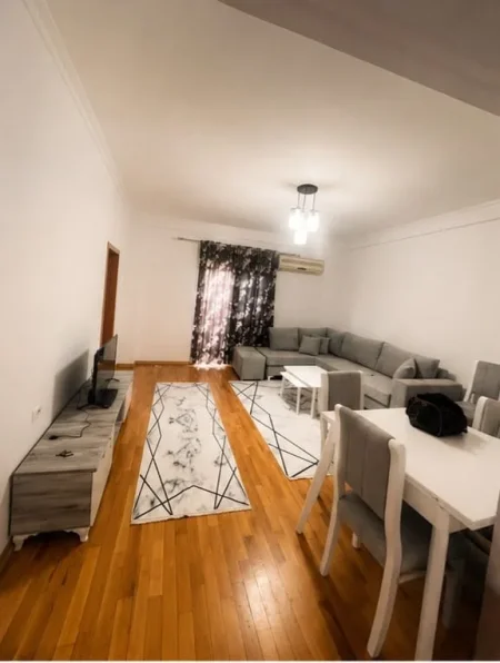 Tirane, jepet me qera apartament 2+1+Ballkon Kati 3, 86 m² 600 € (Don Bosko, prane Bujtina e Gjelit)