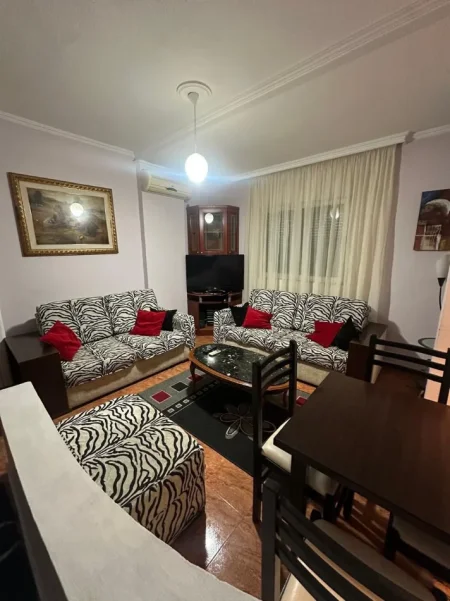 Tirane, jepet me qera apartament 2+1 Kati 11, 80 m² 550 € (LAPRAKE)