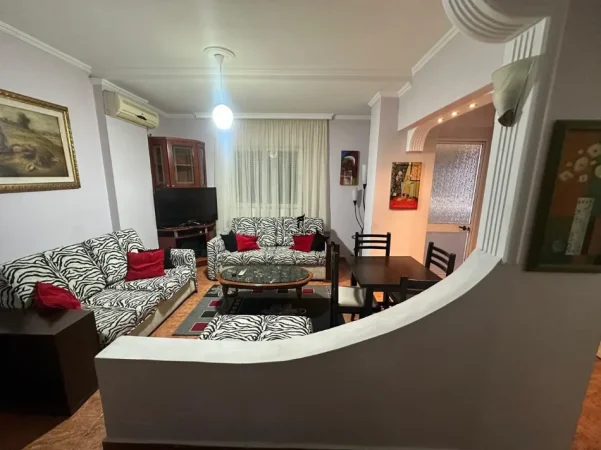 Tirane, jepet me qera apartament 2+1 Kati 11, 80 m² 550 € (LAPRAKE)