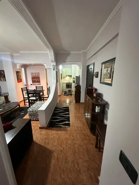 Tirane, jepet me qera apartament 2+1 Kati 11, 80 m² 550 € (LAPRAKE)
