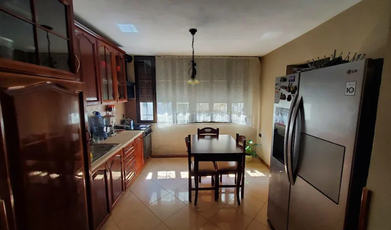 Tirane, shitet apartament 3+1 Kati 2, 110 m² 225.000 € 
