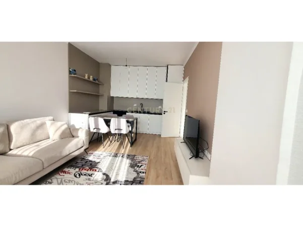 Tirane, jepet me qera apartament 2+1+Aneks+Ballkon Kati 8, 73 m² 6.508 € (kinostudio , porcelan)