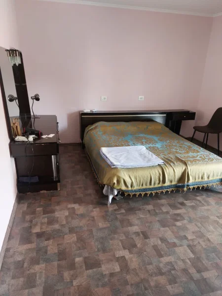 Tirane, jepet me qera apartament 1+1+Ballkon Kati 4, 65 m² 500 € (Shkolla e Baletit)