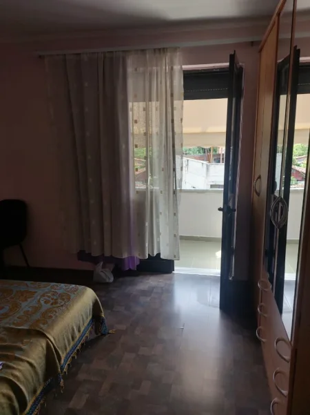 Tirane, jepet me qera apartament 1+1+Ballkon Kati 4, 65 m² 500 € (Shkolla e Baletit)
