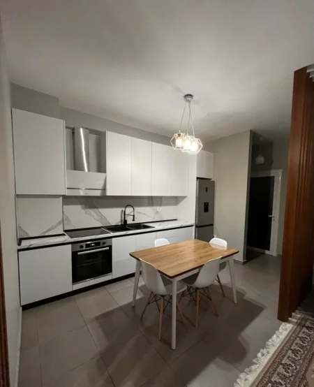 Tirane, jepet me qera apartament 1+1 Kati 6, 70 m² 420 € (Casa Italia)