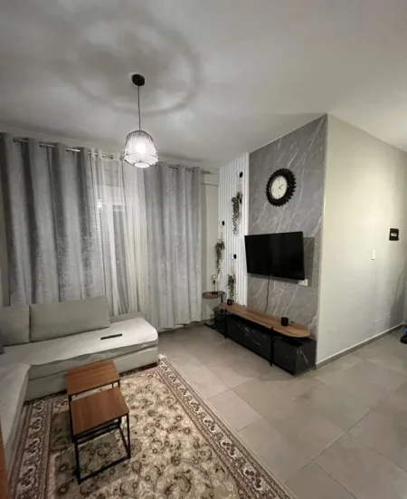 Tirane, jepet me qera apartament 1+1 Kati 6, 70 m² 420 € (Casa Italia)