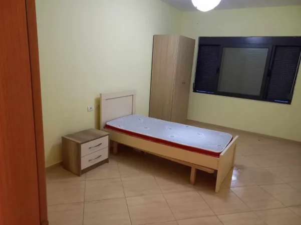 Jepet me Qera Apartament 2+1 ne Yzberisht tek Nela 3,  400 MIJE LEKE