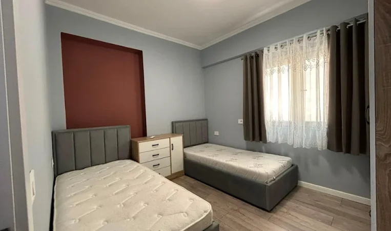 Tirane, jepet me qera apartament 2+1 Kati 5, 80 m² 750 € 