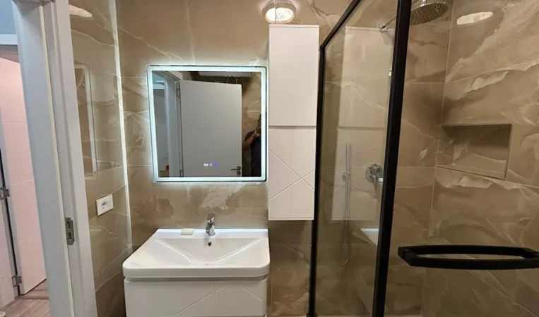 Tirane, jepet me qera apartament 2+1 Kati 5, 80 m² 750 € 