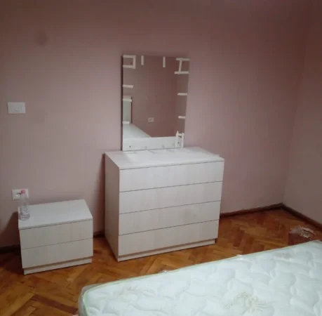 Tirane, jepet me qera apartament 1+1+Ballkon Kati 4, 60 m² 530 mije leke (MYSLYM SHYRI)