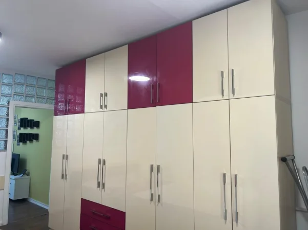 Tirane, jepet me qera apartament 1+1+Ballkon Kati 2, 50 m² 530 € 
