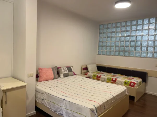 Tirane, jepet me qera apartament 1+1+Ballkon Kati 2, 50 m² 530 € 