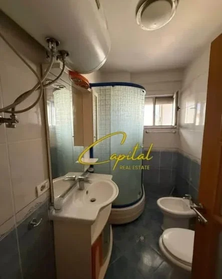 Tirane, jepet me qera apartament 2+1 Kati 4, 90 m² 650 € (RRUGA IRFAN TOMINI)