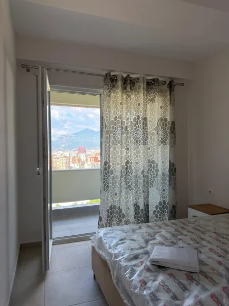 Tirane, jepet me qera apartament 1+1+Ballkon Kati 9, 65 m² 500 € (Golden Park, perballe Spitalit Amerikan 3)