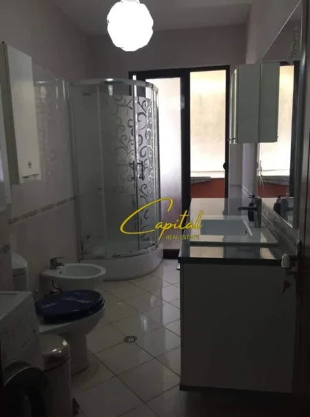 Tirane, jepet me qera apartament 2+1 Kati 3, 110 m² 550 € (ASTIR)