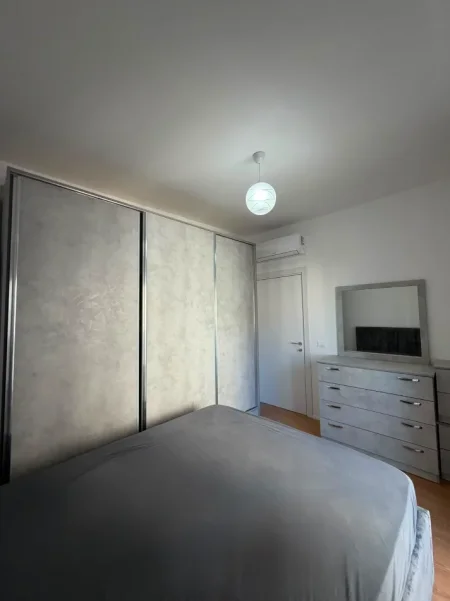 Tirane, jepet me qera Apartament 1+1+Ballkon, Kati 3, 65 m², Çmimi 50.000 Lekë të Reja, në Don Bosko, Tiranë.